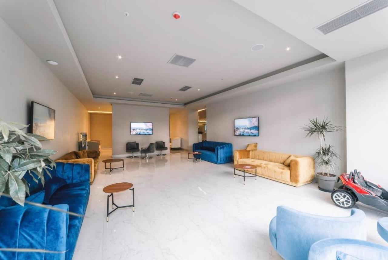 Black Sea Aparthotel Orbi City Батуми Екстериор снимка