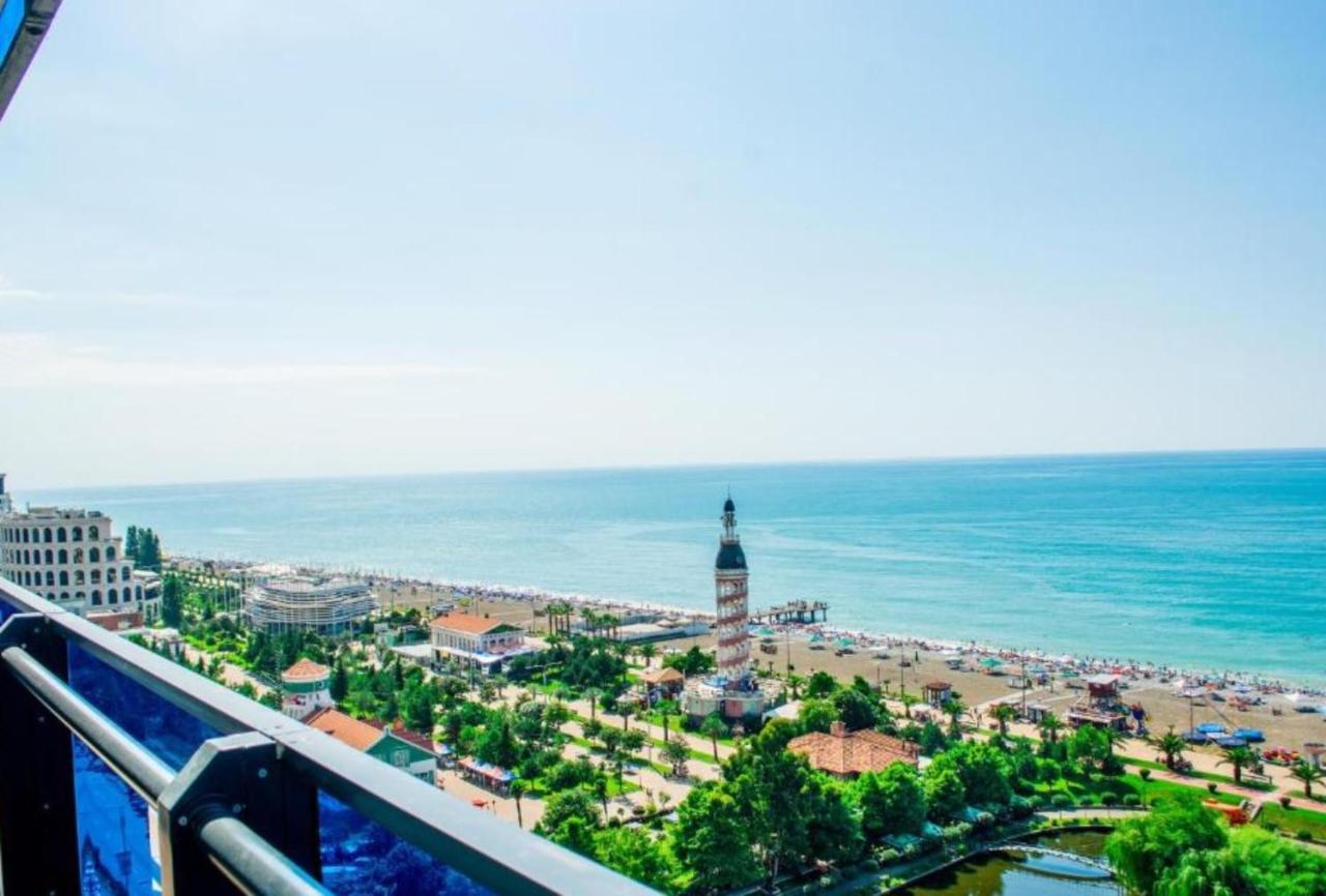 Black Sea Aparthotel Orbi City Батуми Екстериор снимка